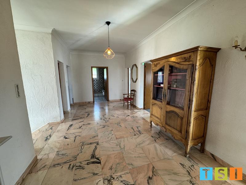 Maison - 217 m² - 7 pièces