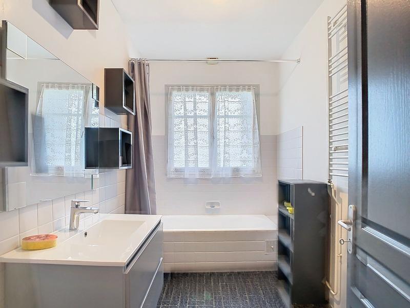 Pavillon - 155 m² - 7 pièces