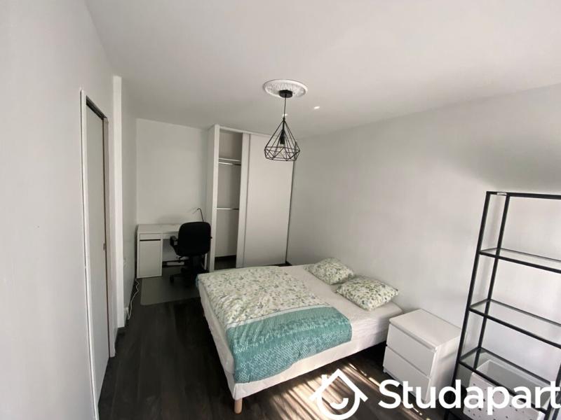 Chambre - 11 m² - 1 pièce