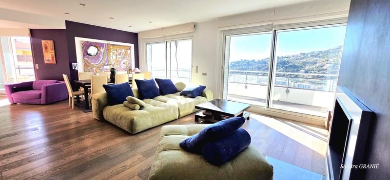 Appartement - 212 m² - 6 pièces