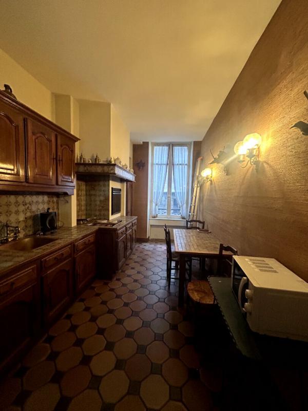 Appartement - 144 m² - 8 pièces