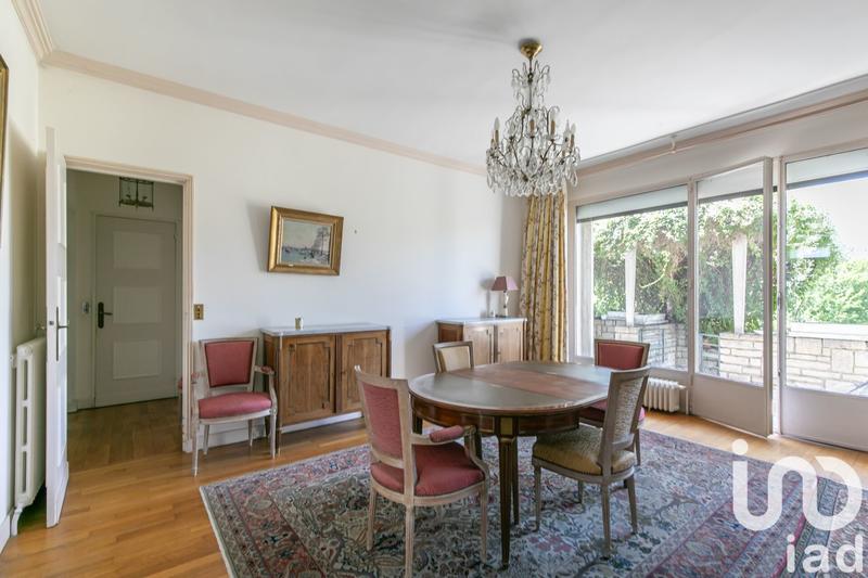 Maison - 230 m² - 12 pièces