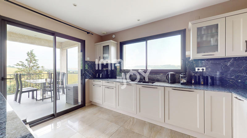 Villa - 224 m² - 6 pièces