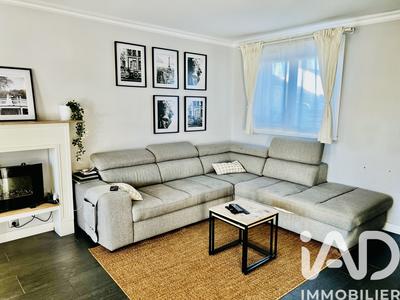 Maison - 99 m² - 5 pièces