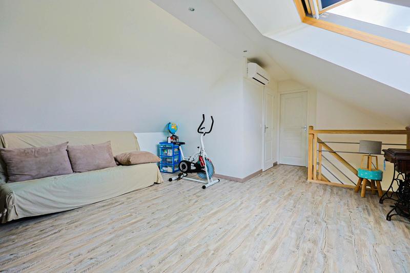 Maison traditionnelle - 145 m² - 7 pièces