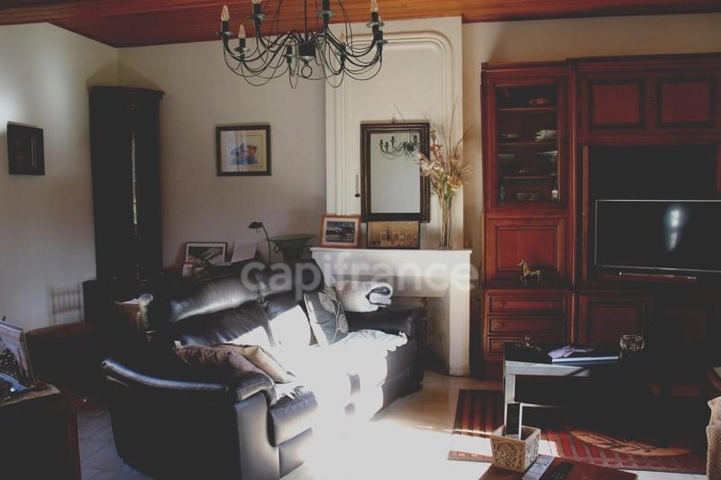 Propriété - 205 m² - 6 pièces