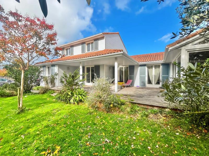 Maison - 160 m² - 6 pièces