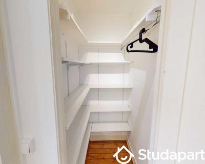 Chambre - 80 m² - 1 pièce