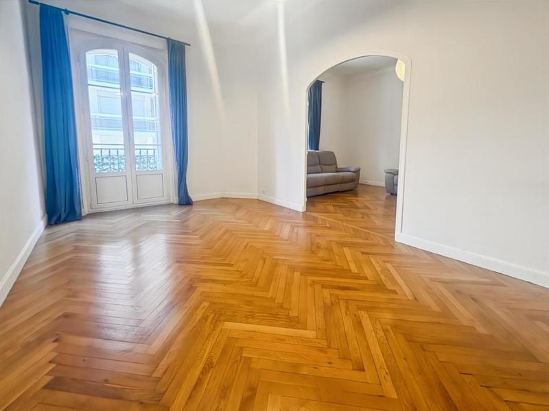 Appartement - 94 m² - 2 pièces