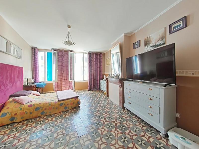 Maison - 280 m² - 7 pièces