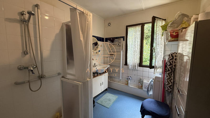 Maison traditionnelle - 103 m² - 6 pièces