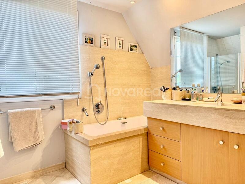 Villa - 285 m² - 8 pièces