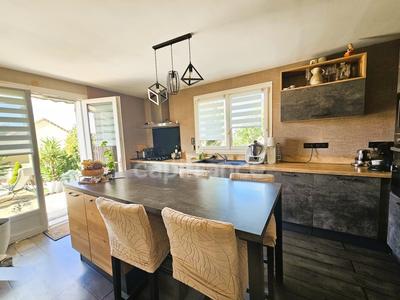 Maison - 192 m² - 7 pièces