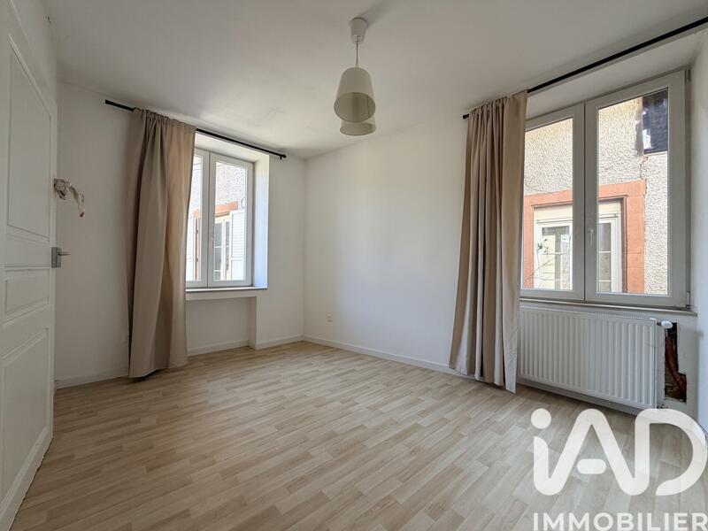 Appartement - 98 m² - 7 pièces
