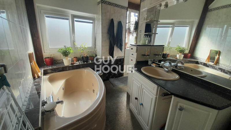 Appartement - 139 m² - 6 pièces