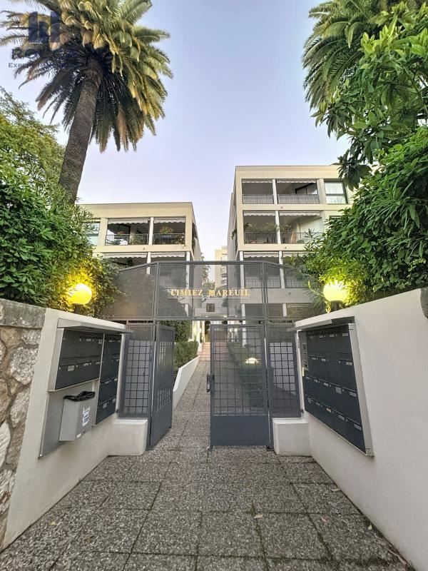 Appartement - 102 m² - 4 pièces