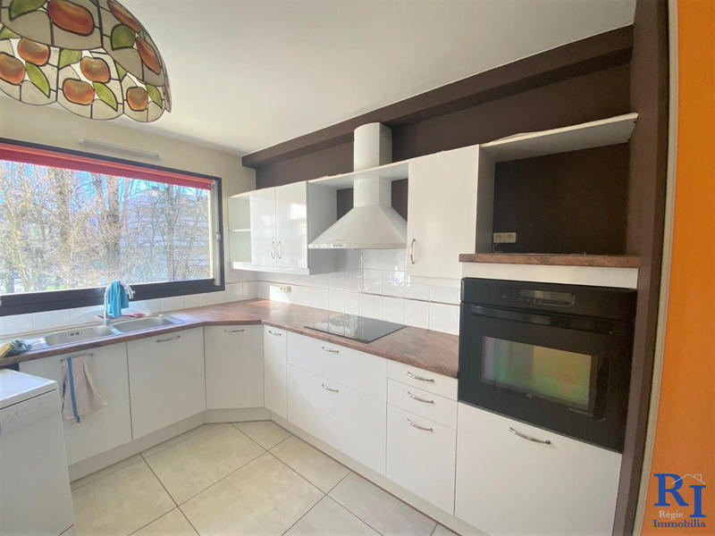 Appartement - 85 m² - 3 pièces