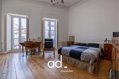 Appartement - 85 m² - 3 pièces