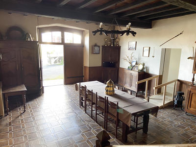 Maison - 212 m² - 7 pièces