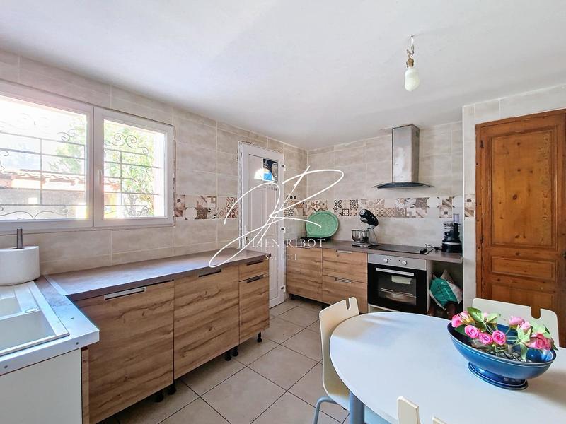 Maison - 189 m² - 8 pièces