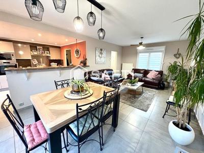 Maison - 95 m² - 6 pièces