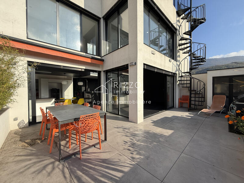 Maison - 150 m² - 5 pièces