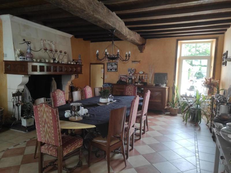 Maison - 460 m² - 18 pièces