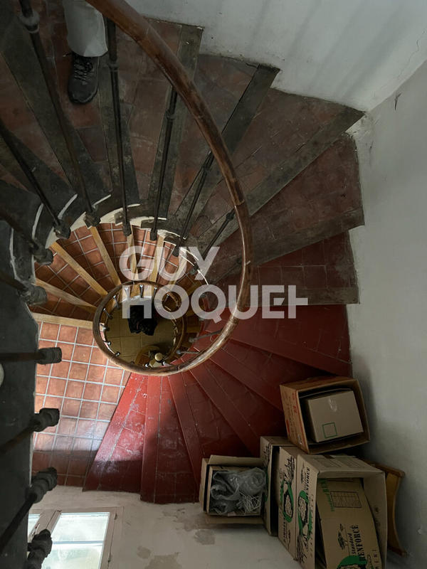 Maison - 280 m² - 6 pièces