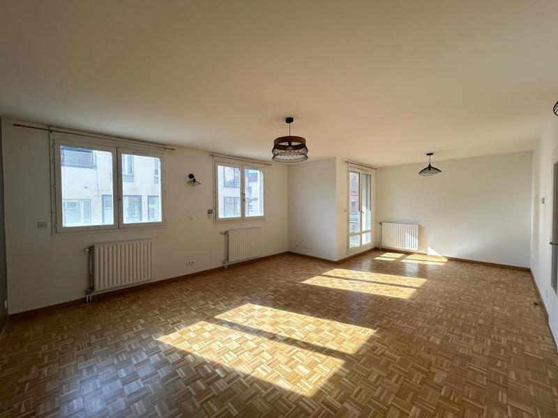 Appartement - 97 m² - 4 pièces