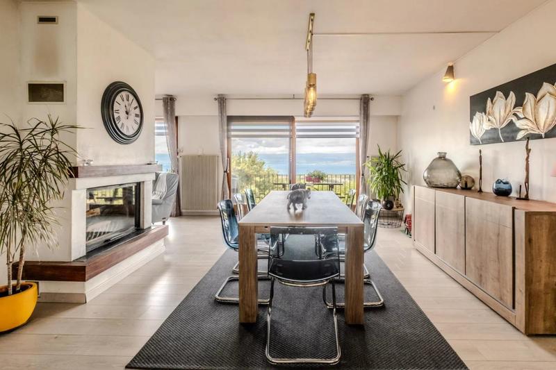 Propriété - 216 m² - 9 pièces