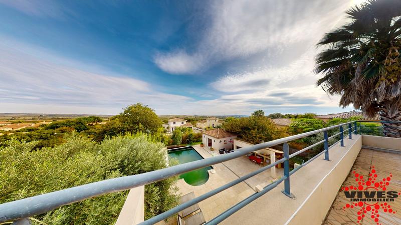 Maison - 288 m² - 10 pièces