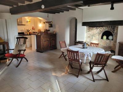 Maison - 202 m² - 6 pièces