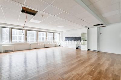 Bureau - 874 m²