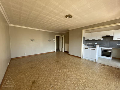 Propriété - 181 m² - 9 pièces