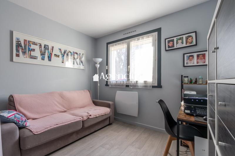 Maison - 99 m² - 5 pièces