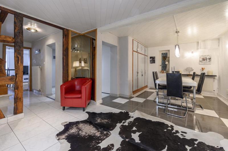 Maison - 405 m² - 6 pièces