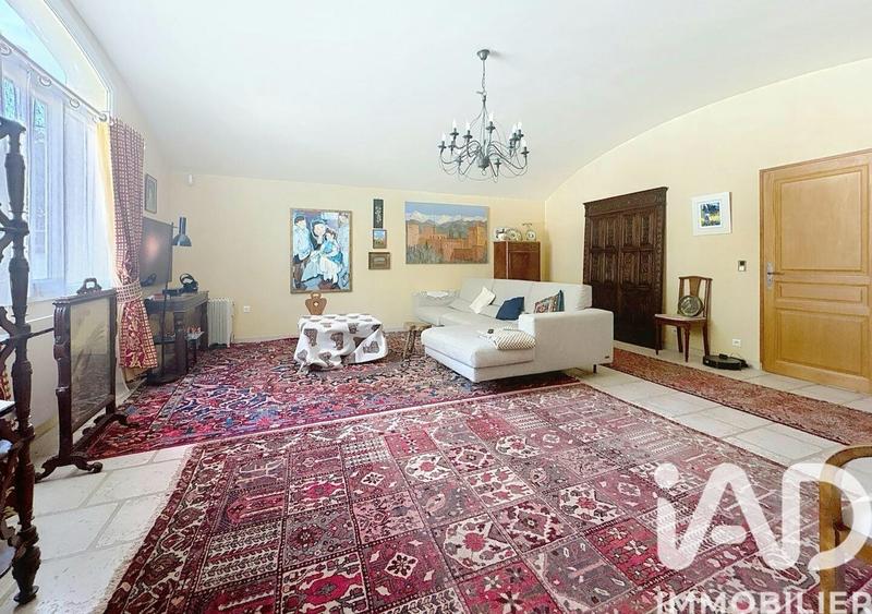 Maison - 268 m² - 9 pièces