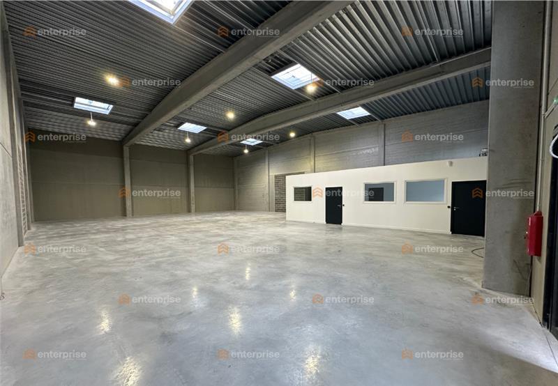 Local d'activité / Entrepôt - 292 m²