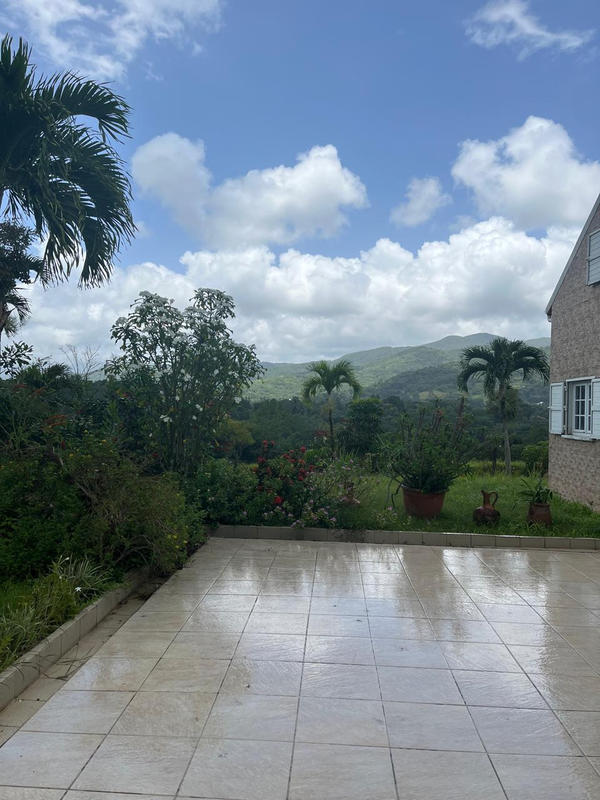 Maison - 250 m² - 5 pièces