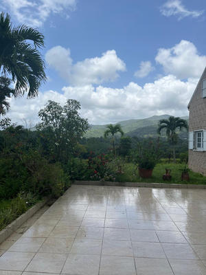 Maison - 250 m² - 5 pièces