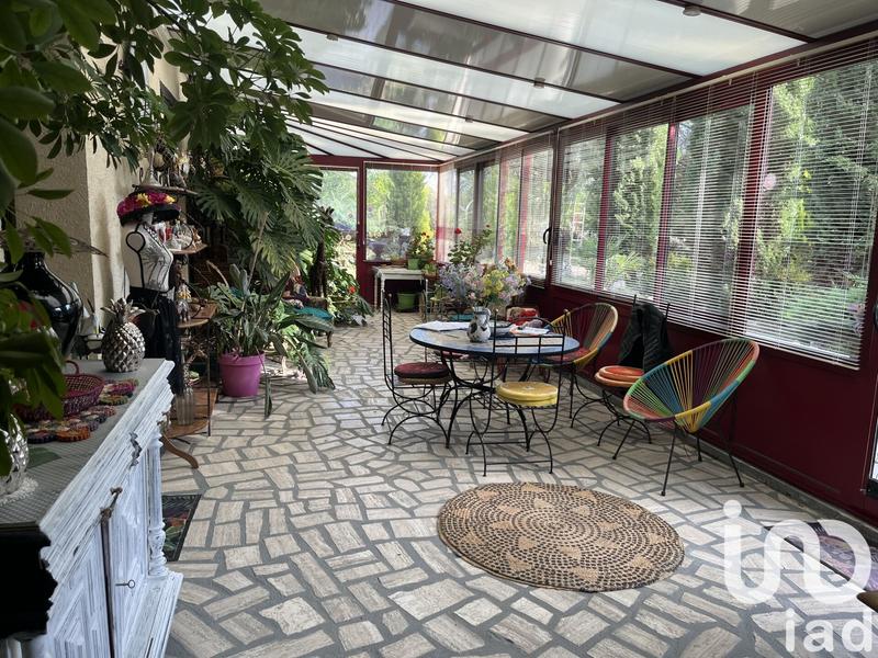 Maison - 180 m² - 8 pièces