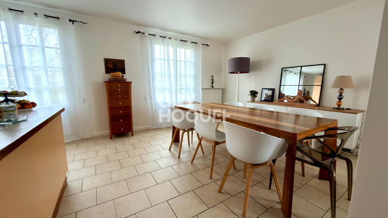 Maison - 177 m² - 8 pièces
