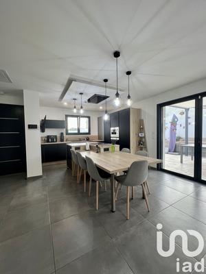 Maison - 94 m² - 4 pièces