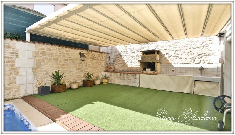 Maison - 250 m² - 9 pièces