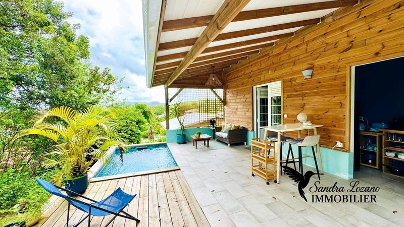 Propriété - 241 m² - 12 pièces