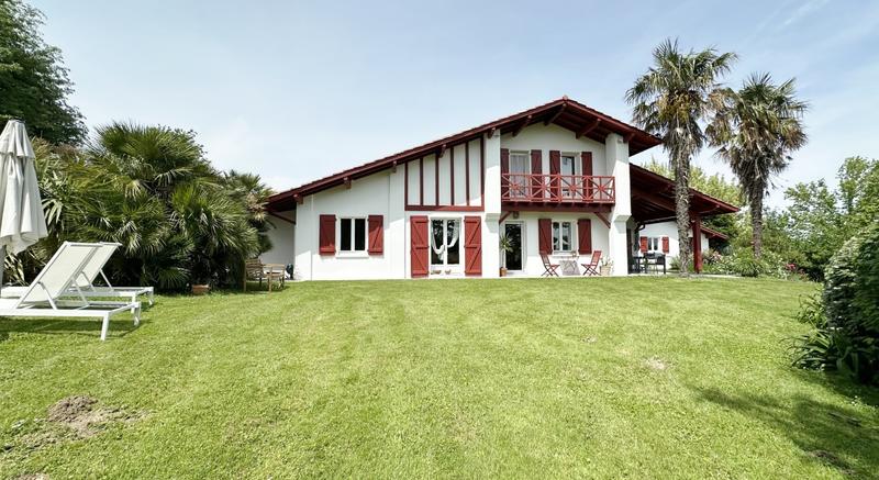 Maison contemporaine - 188 m² - 6 pièces