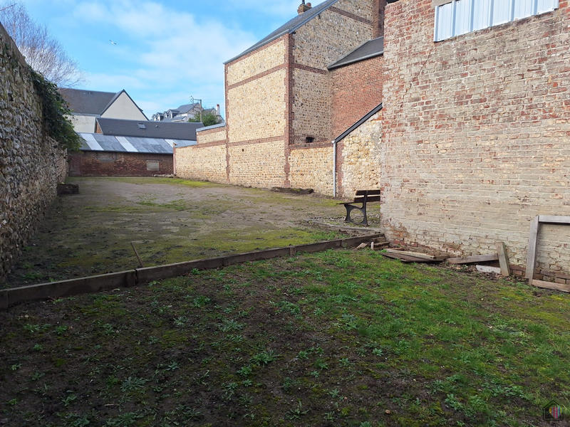 Maison - 242 m² - 10 pièces