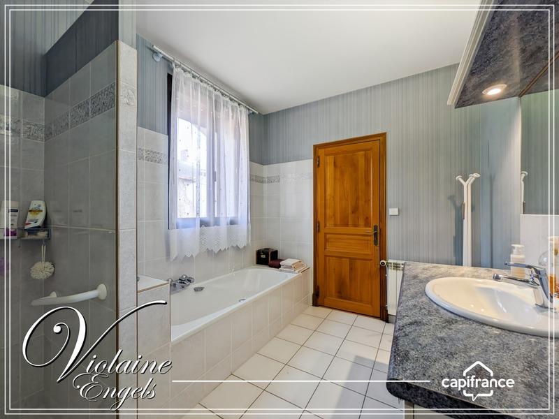 Maison - 217 m² - 7 pièces