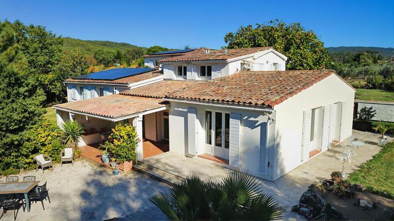 Maison - 274 m² - 9 pièces