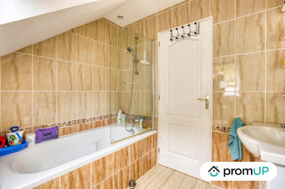 Maison traditionnelle - 145 m² - 5 pièces